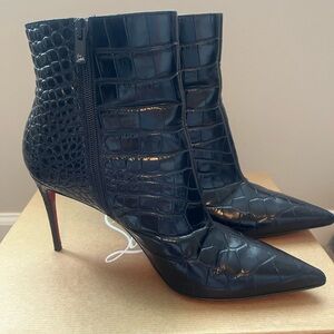 Christian Louboutin So Kate Obscur (Navy) Croc-Embossed Ankle Booty 85 Size 40